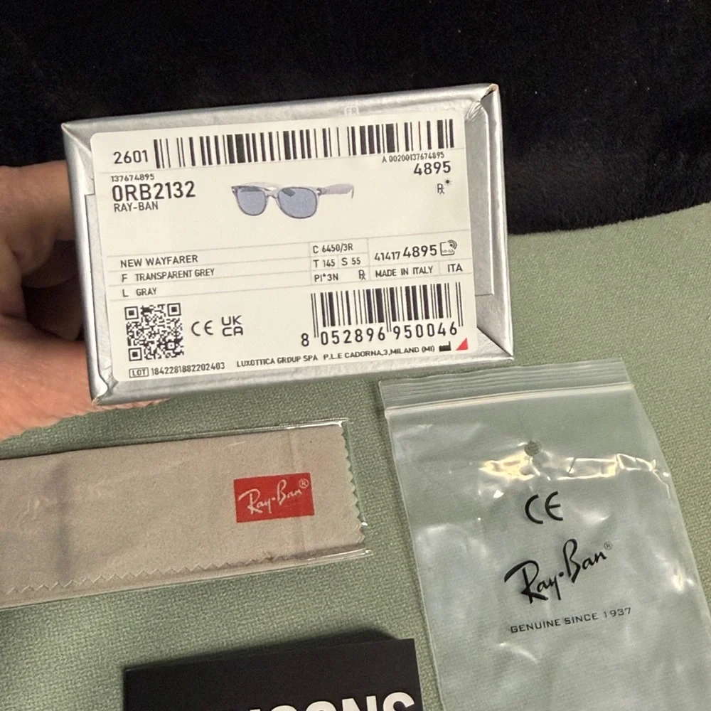 BNWT EMPTY RAY-BAN NEW WAYFARER GRAY SUNGLASSES BOX WITH CLEANING CLOTH + PAPERS